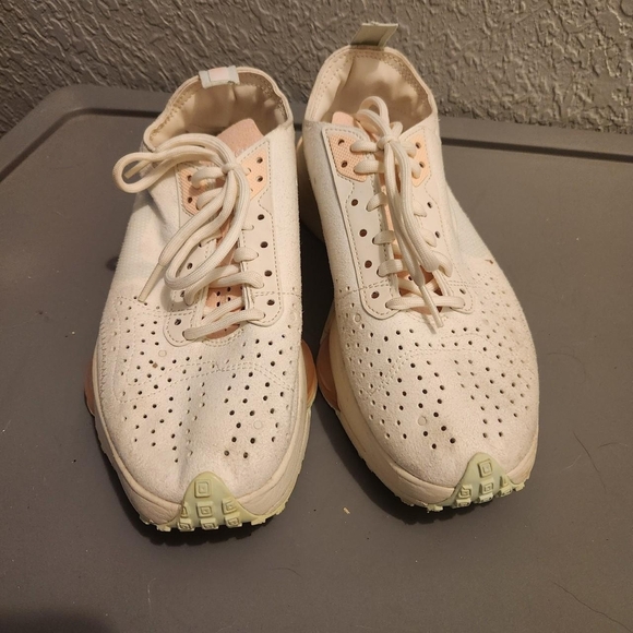 Nike Air Zoom Type Guava Ice Pale Ivory Pink Sneaker - Picture 2 of 5